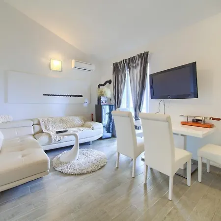 Mali Nono Apartment *