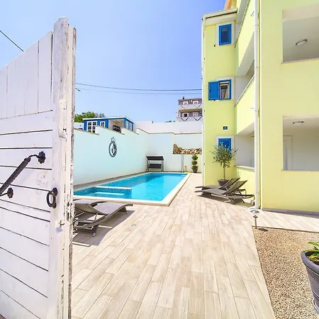 Mali Nono * Salatić