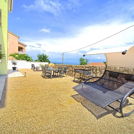 Apartment Mali Nono *