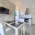 Mali Nono