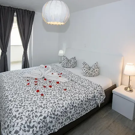 Mali Nono Apartman Salatic