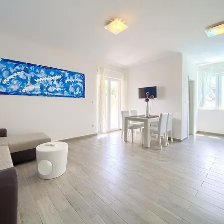 Mali Nono Apartman Salatic